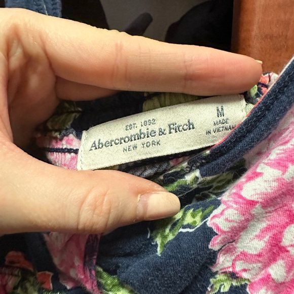 Abercrombie and fitch vintage sleeveless top size M - Picture 2 of 3